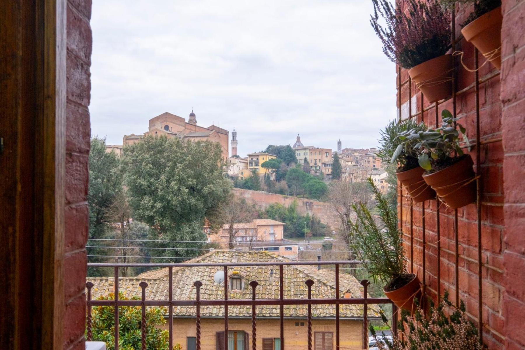 Apartamento My Honeyed Corner Siena Exterior foto